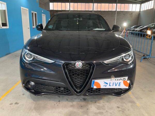 Alfa Romeo Stelvio 2.2 JTDM Veloce Q4 – Rendimiento y Elegancia en un SUV Premium